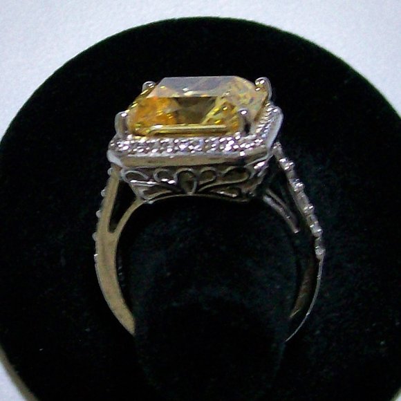 NWOT Canary Yellow Cocktail Ring - Picture 4 of 6
